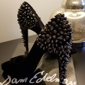 Sam Edelman embellished black suede pumps